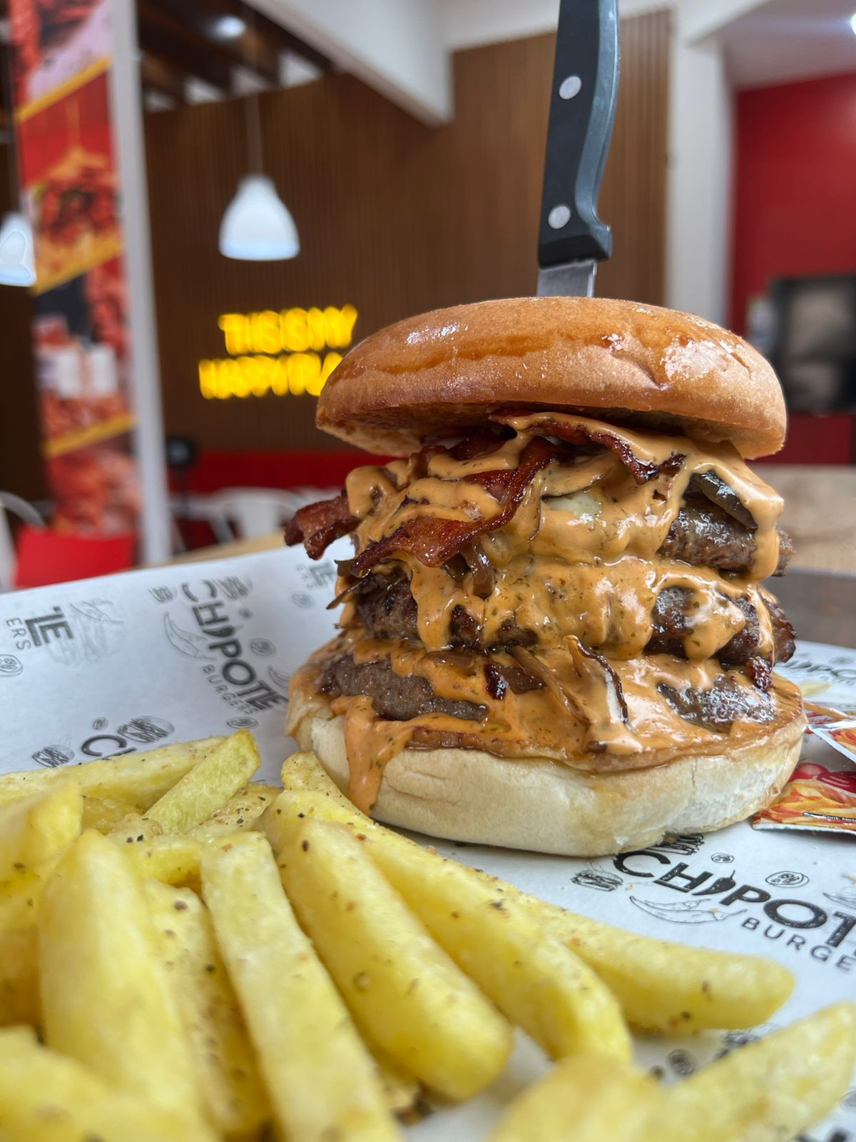 Hamburguesa monster chipotle res