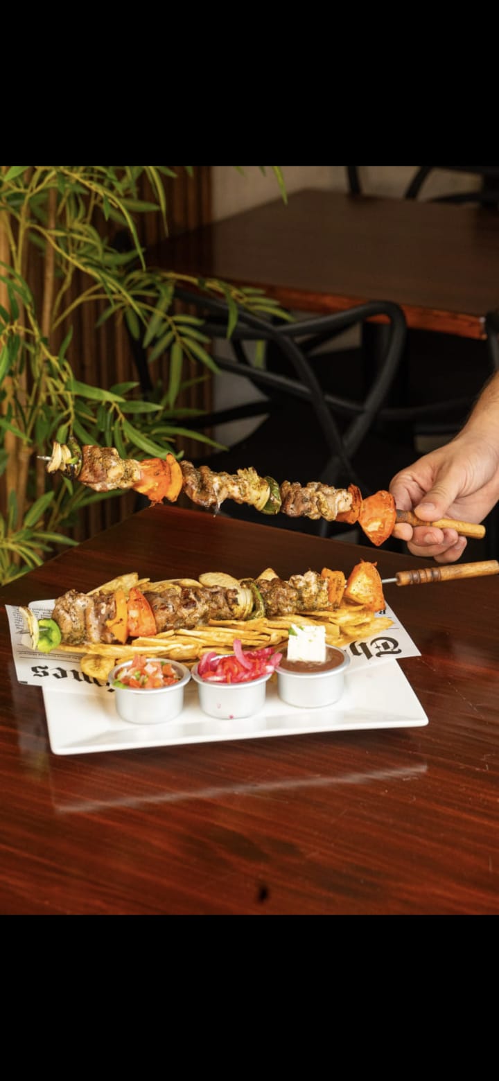 Pinchos mixtos tipico