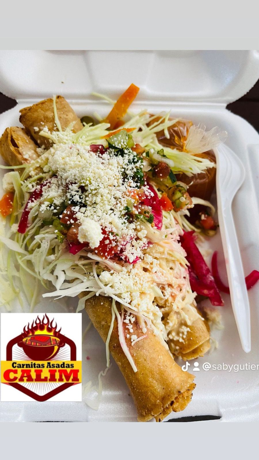 Tacos flauta con tajadas