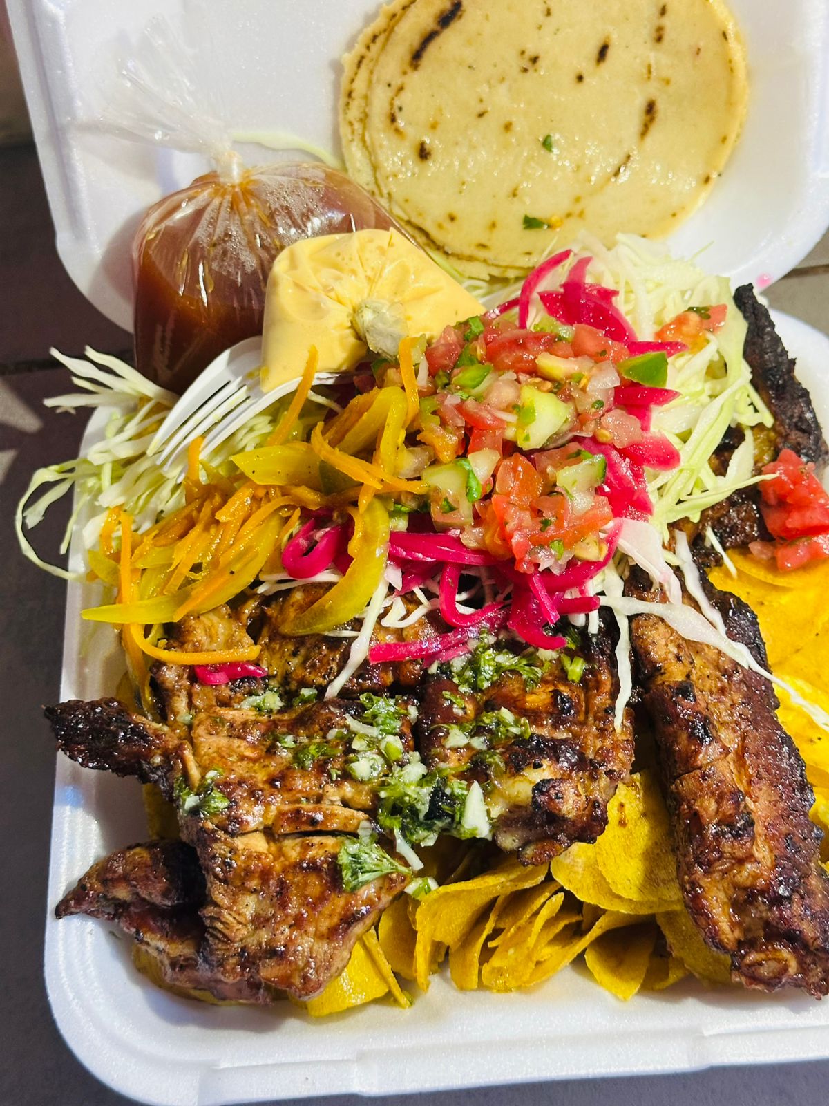 Pollo asado pechuga tipico